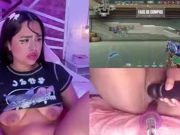 aliceroys from Chaturbate