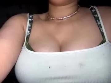 crystalyn777 from Chaturbate