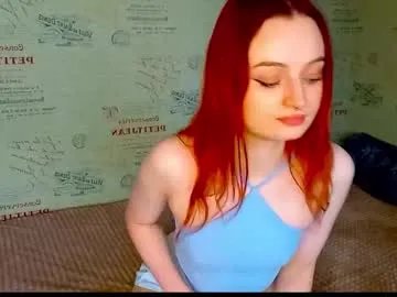 Freechat emi_less on Chaturbate