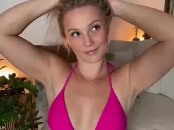 lexi_luv from Chaturbate