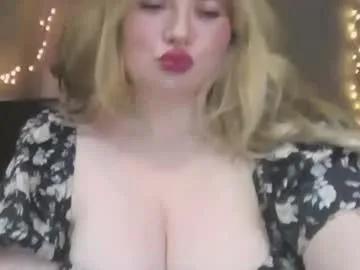lolapeach222 from Chaturbate