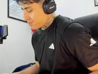 drake_thomsoon on Flirt4Free 