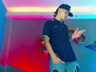 Offline randy_vixx on Flirt4Free