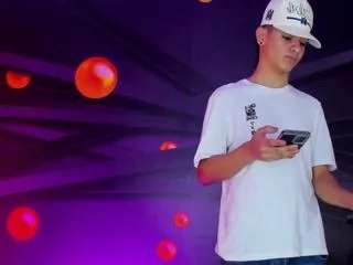 Offline randy_vixx on Flirt4Free