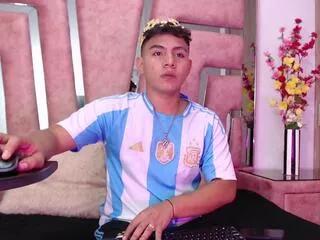 richii_smiith on Flirt4Free 