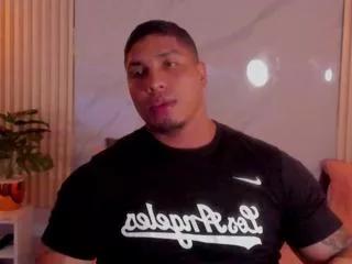 simeone_pannda on Flirt4Free 