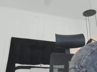 tyler_lions on Flirt4Free 