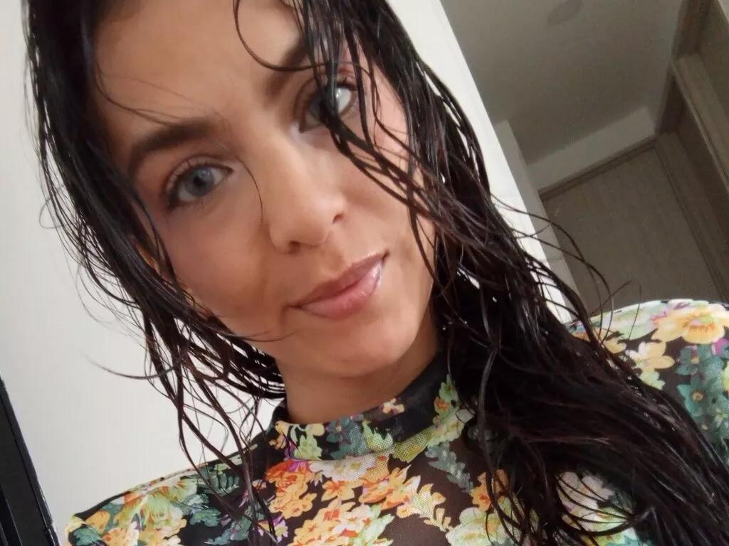 AnnyClouds on LiveJasmin 