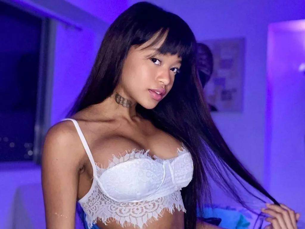 BellaBloom on LiveJasmin 