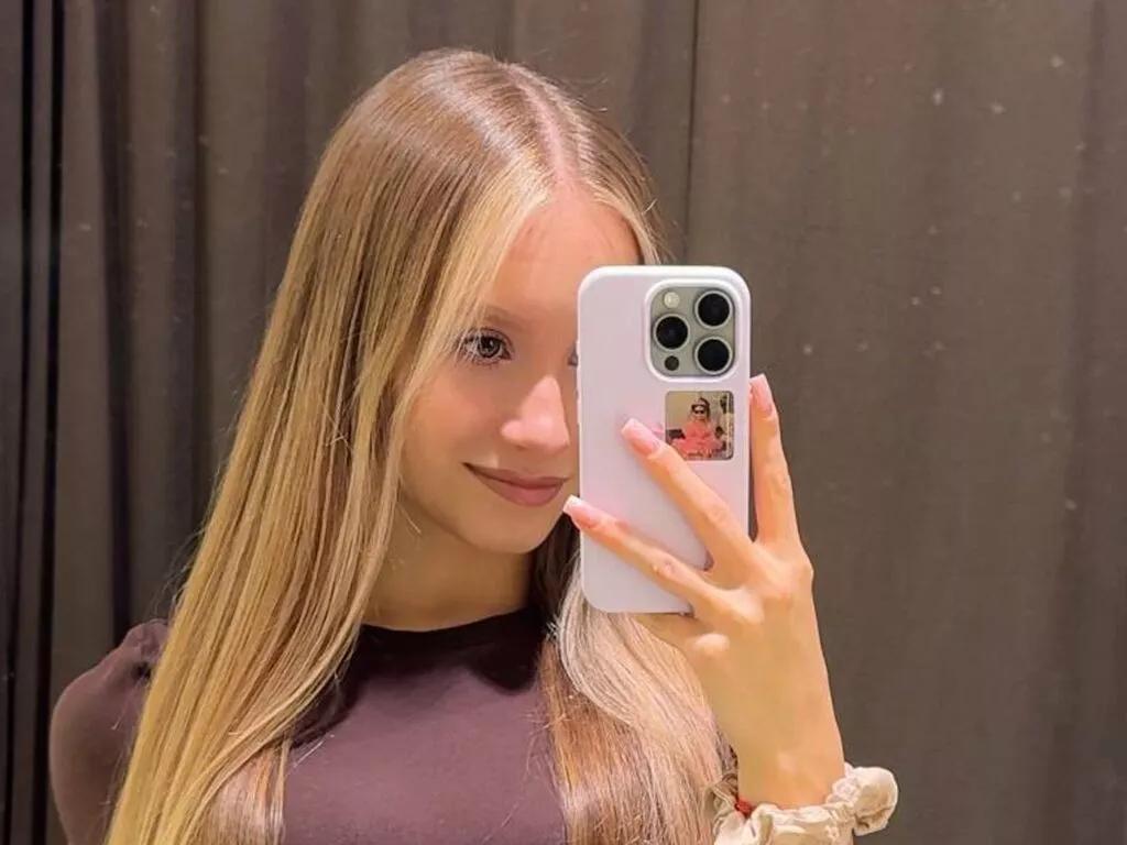 BonnieNowa on LiveJasmin