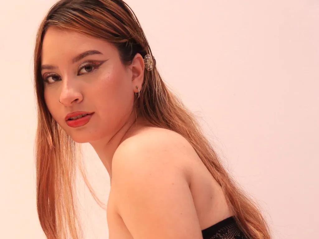 Heilenn from LiveJasmin