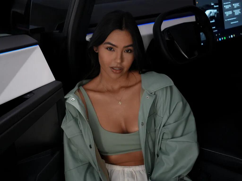 IsabellaMatters from LiveJasmin