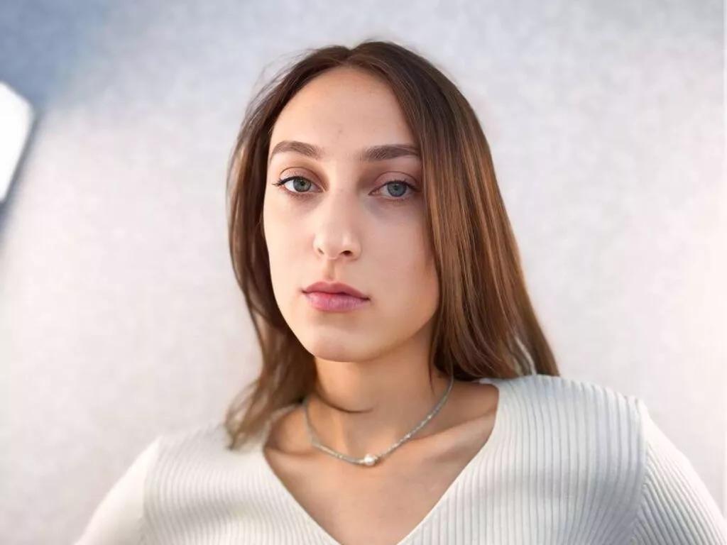 LauriLobur on LiveJasmin