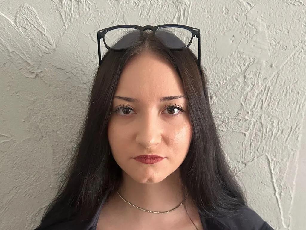 LessyLuiz from LiveJasmin