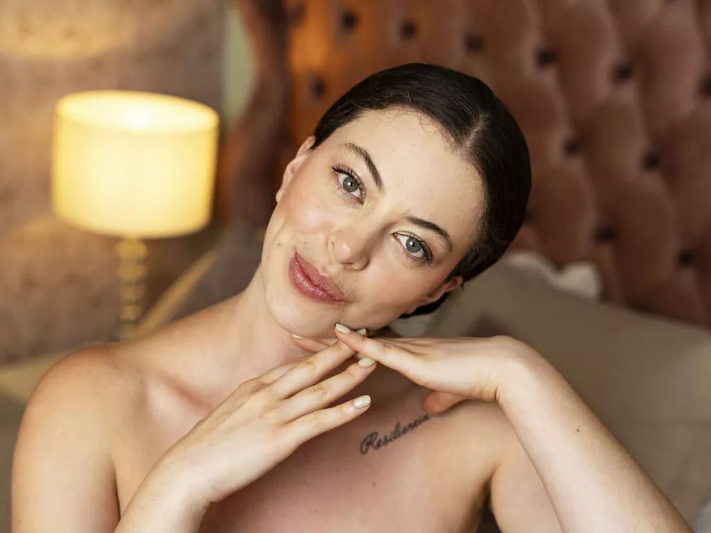 LyraValen on LiveJasmin 