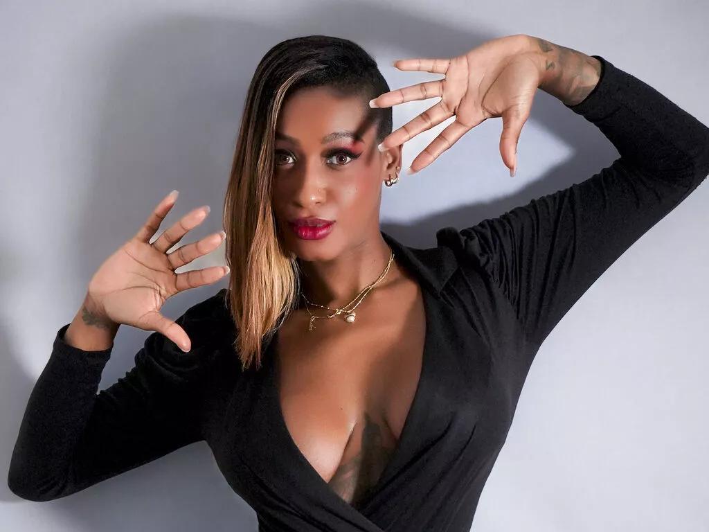 NahomyOwenn on LiveJasmin 