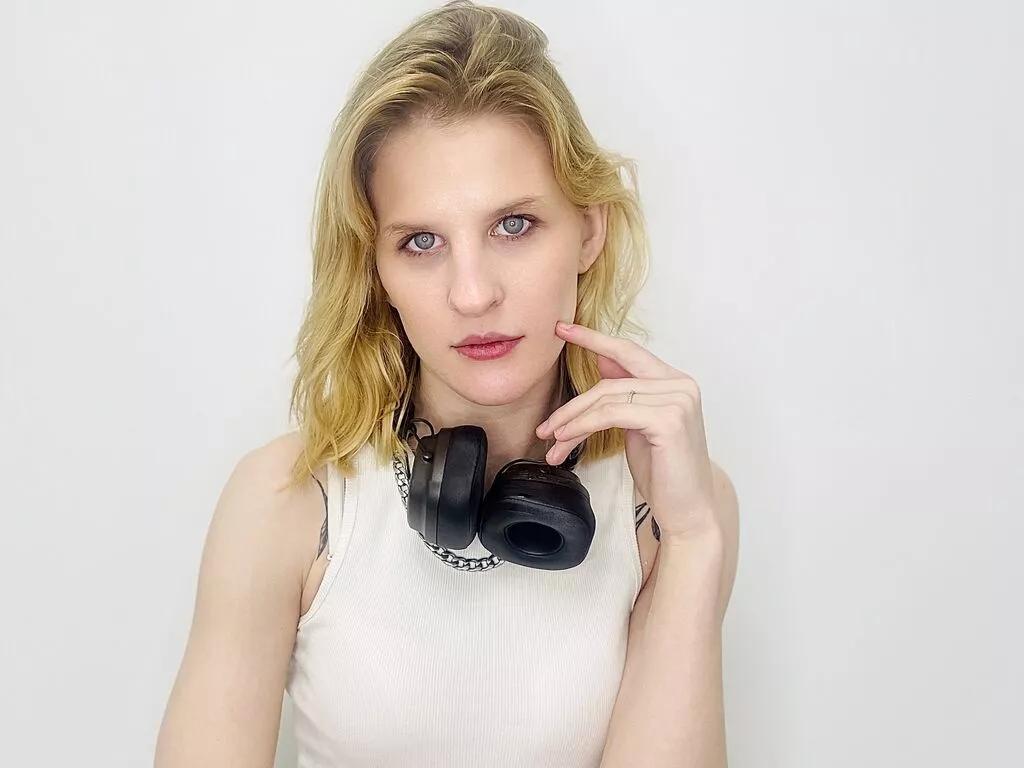 SilverAmos on LiveJasmin 
