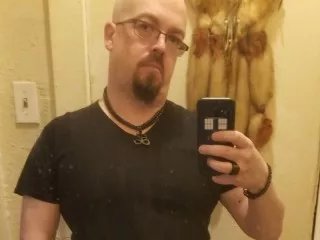 Offline Doc524 on Streamate