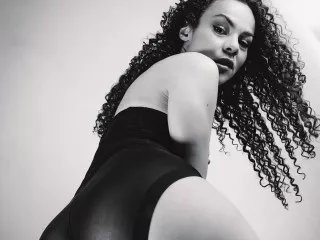 Offline DonnaCurlySunShine on Streamate