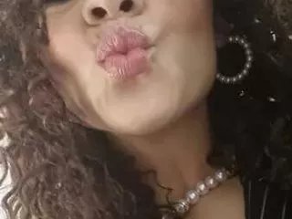 Offline DonnaCurlySunShine on Streamate