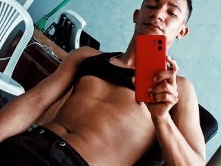 Offline Leo_Hot_049 on Streamate