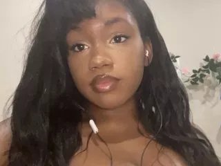 Offline LucentBunnyy on Streamate