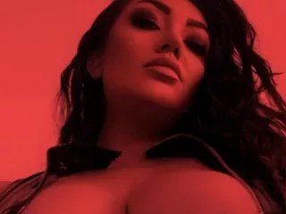 Offline MiaBlackXO on Streamate