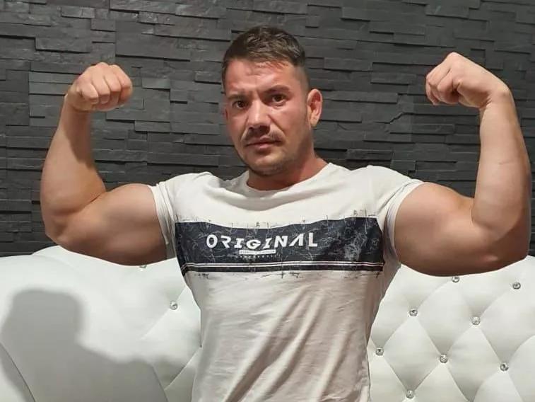 MikeTheBuLL on Streamate 