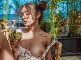 MoanforU on Streamate 