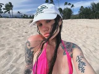 Offline SashaNels on Streamate