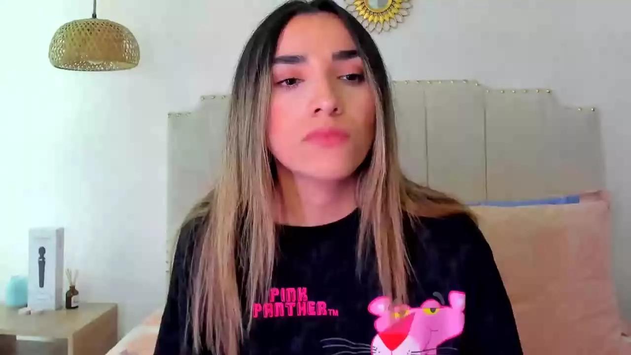 Adara_Cooper on Streamray 