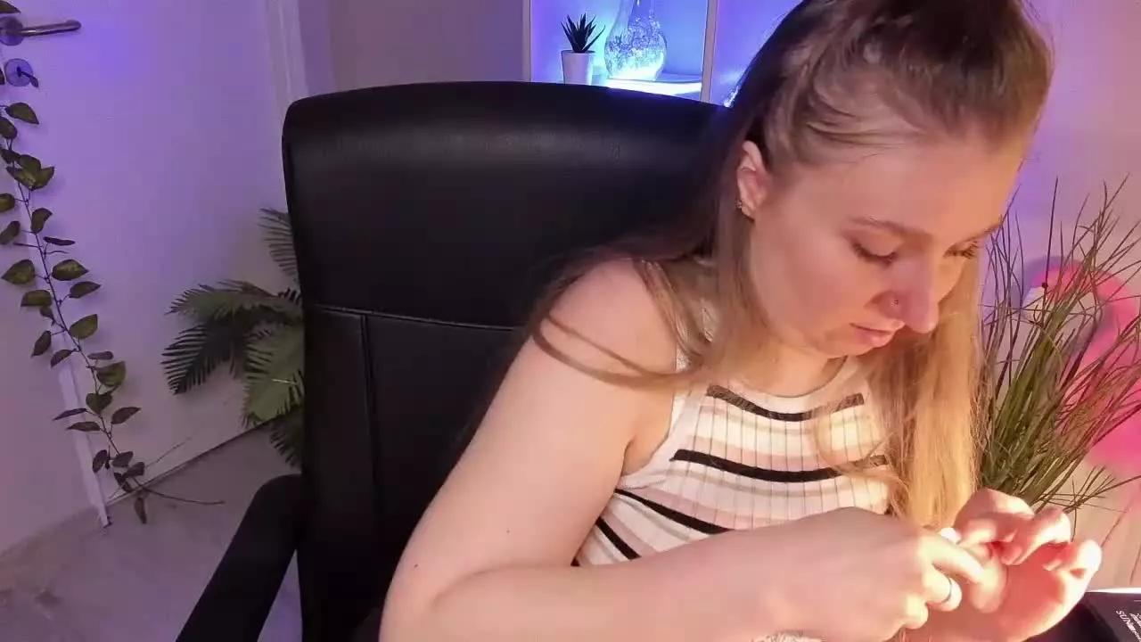 Alenapretty on Streamray 