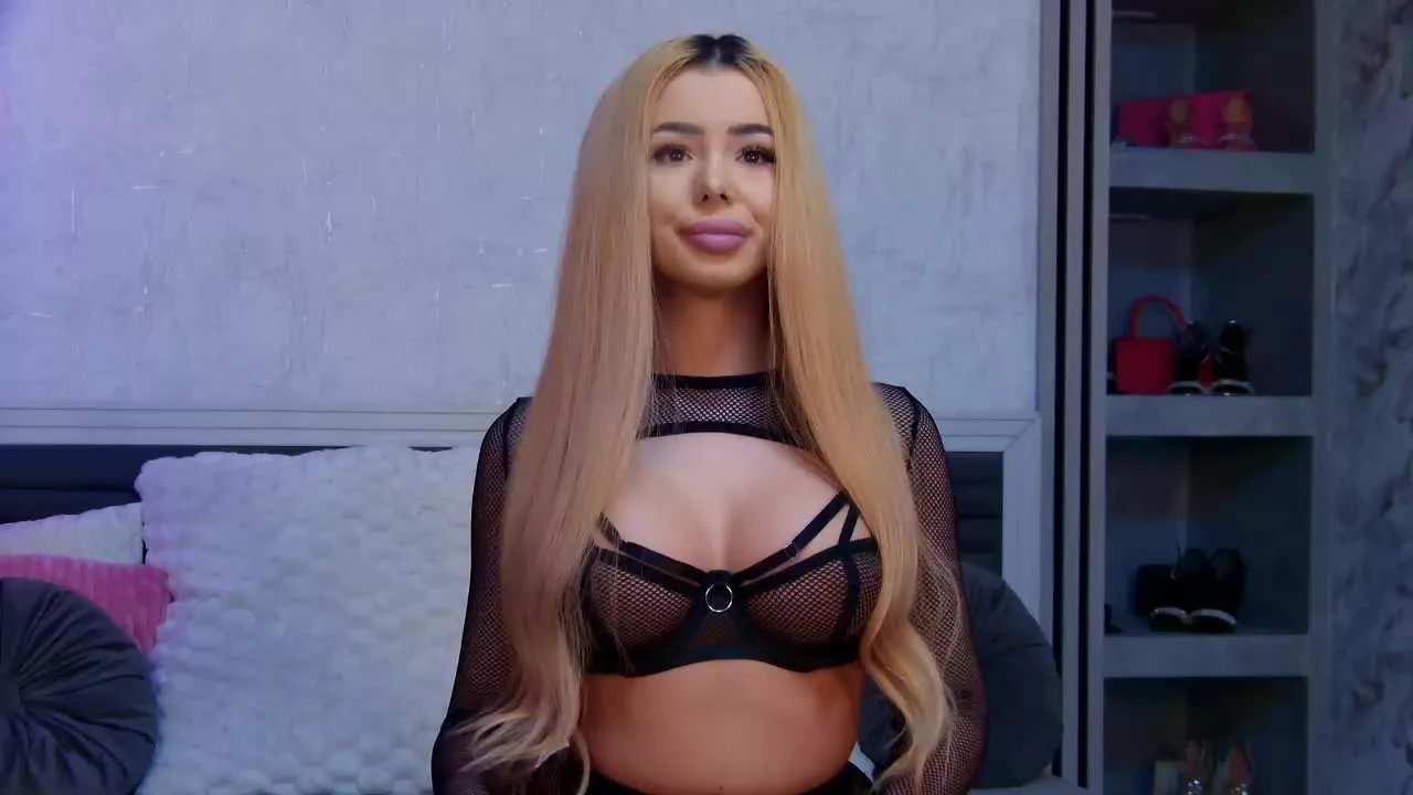 Offline AriannaVoss on Streamray