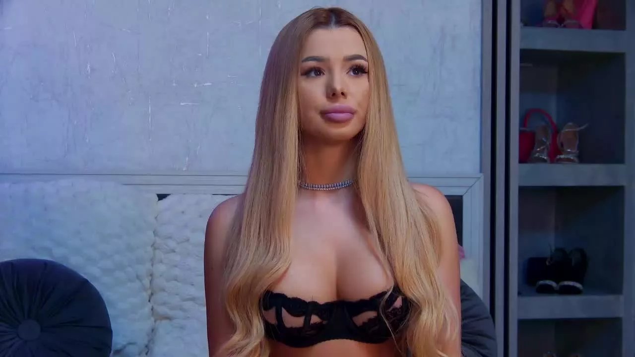 Offline AriannaVoss on Streamray