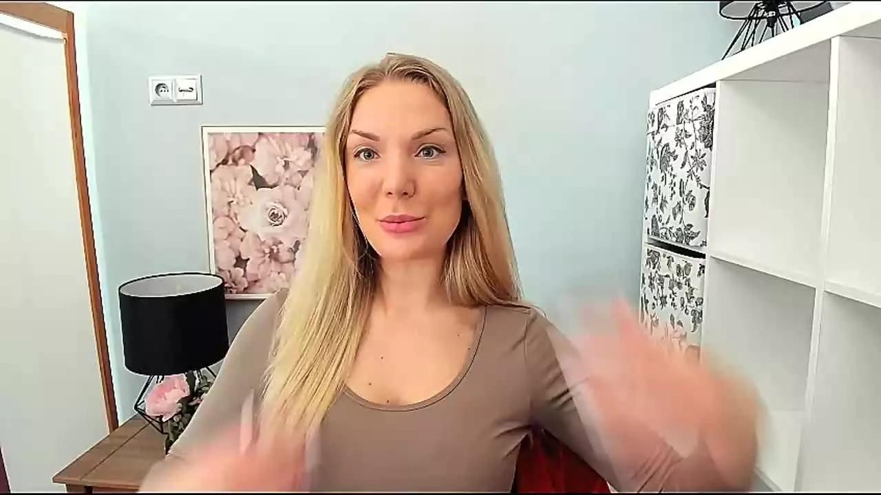 AulloraAmazing on Streamray 