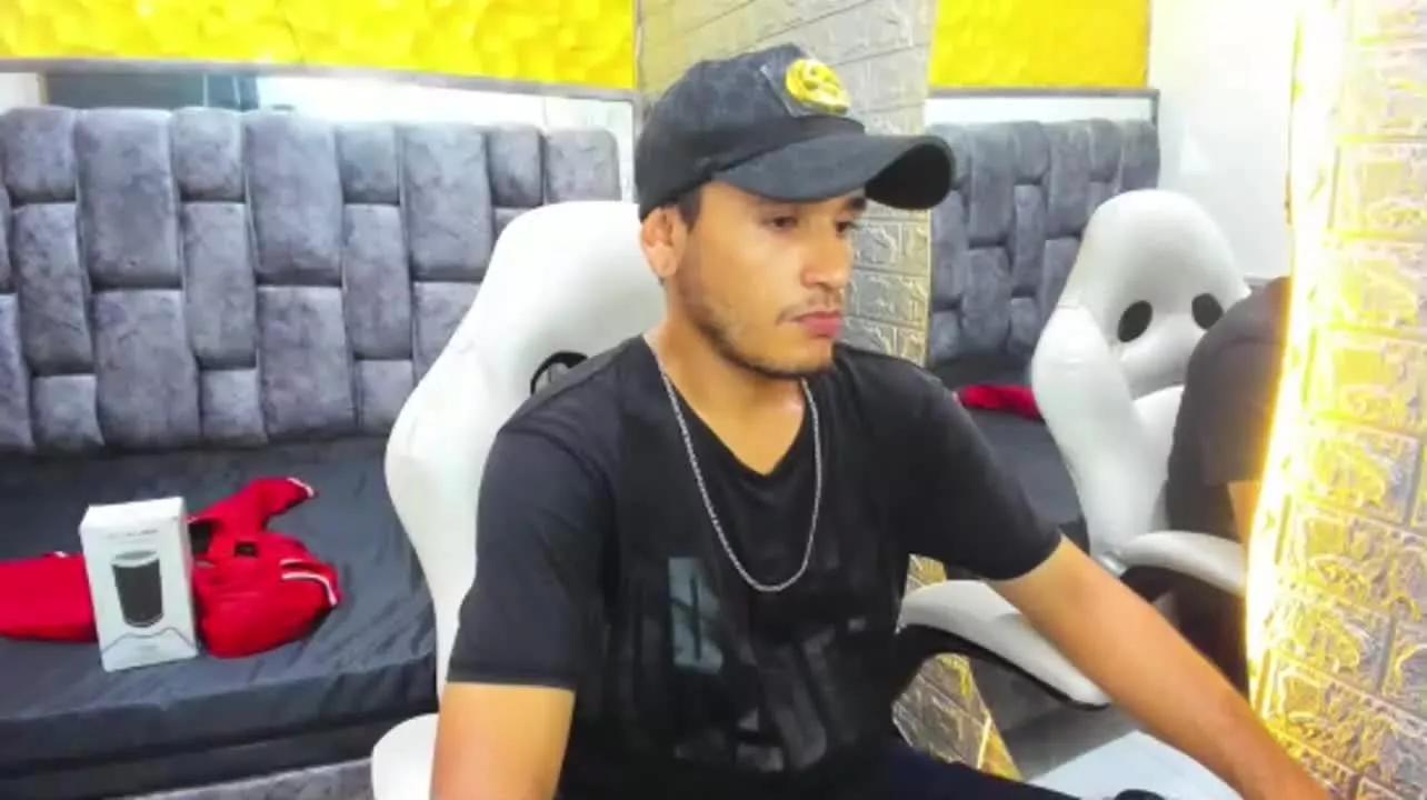 Axell_Cross77 on Streamray 