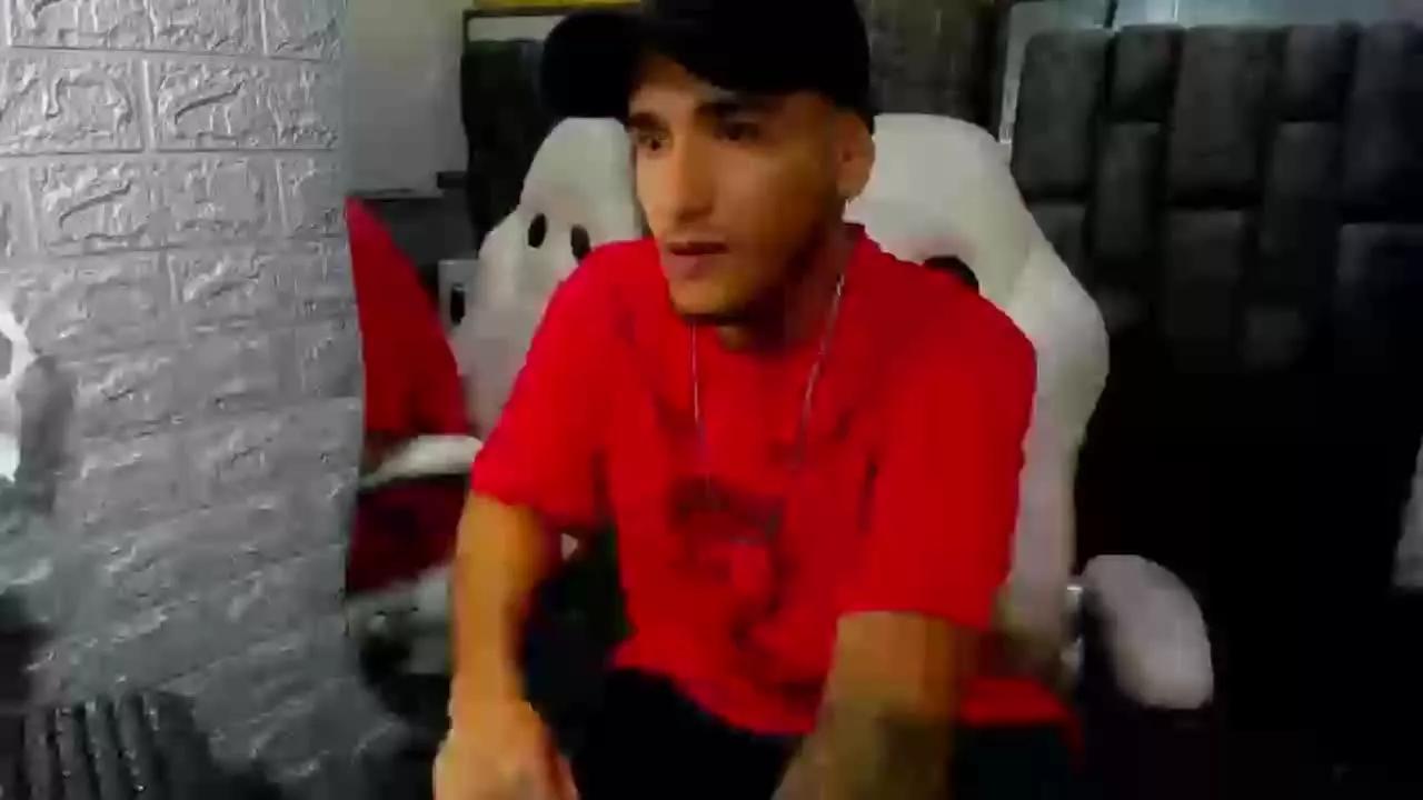 Axell_Cross77 on Streamray 