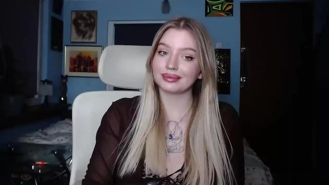 ca_milaLove on Streamray 