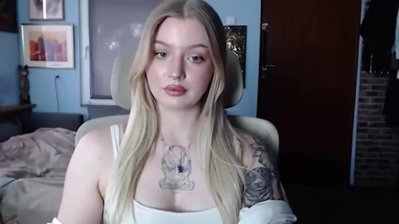 ca_milaLove on Streamray 