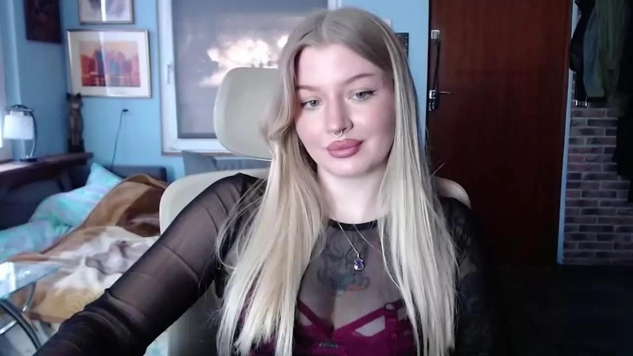 ca_milaLove on Streamray 