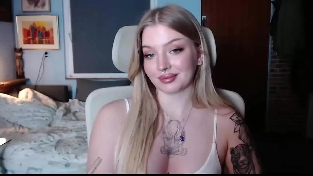 ca_milaLove on Streamray 