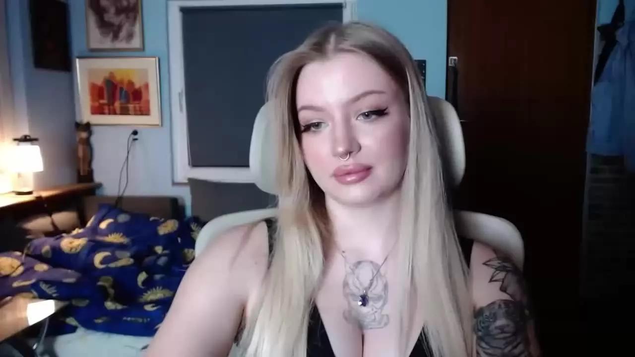 ca_milaLove on Streamray 