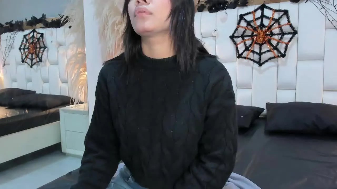 Offline CelineBennett on Streamray