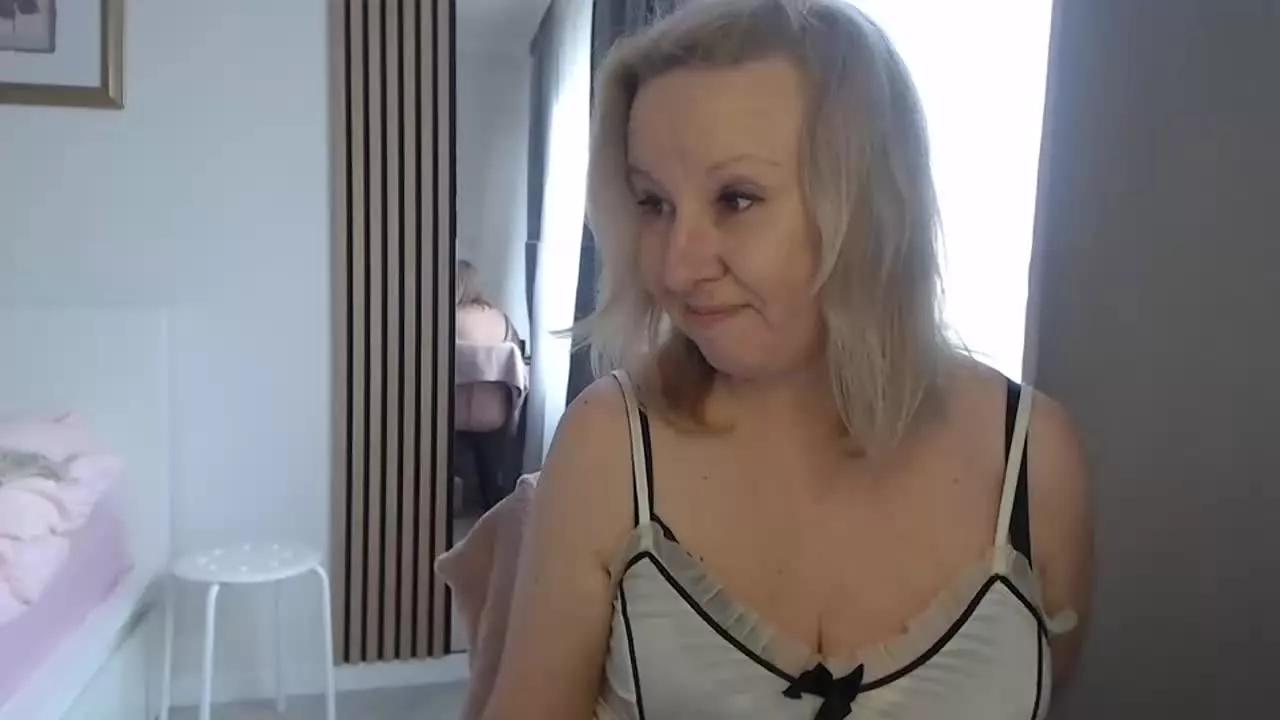 Christine36 on Streamray 