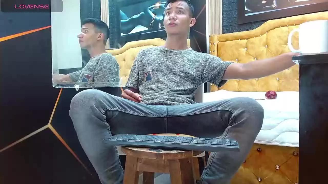 daniel_xxx_21 on Streamray 
