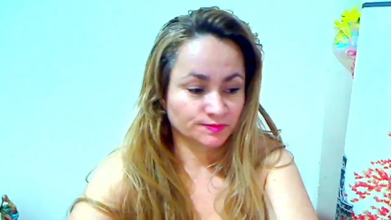 Dulceencanto on Streamray 
