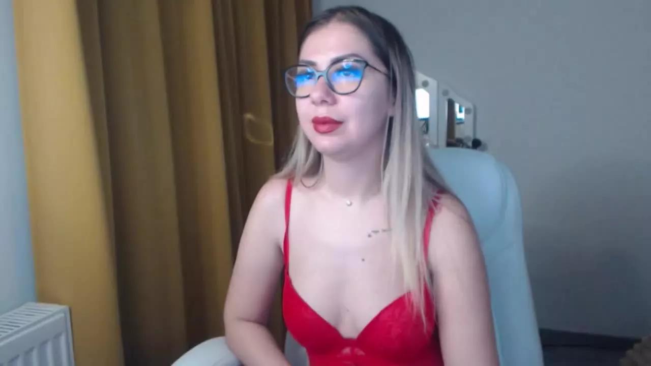 ErikaMoreno on Streamray 