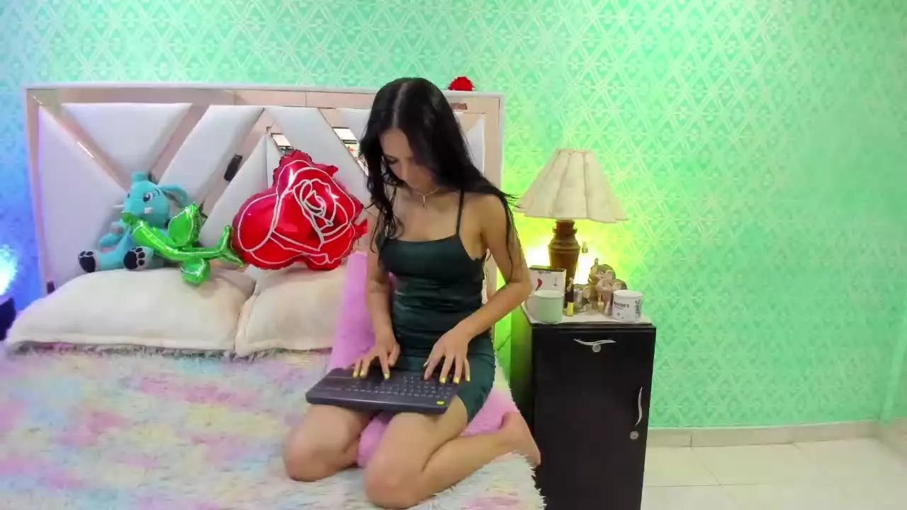 Offline EvelinLuna on Streamray