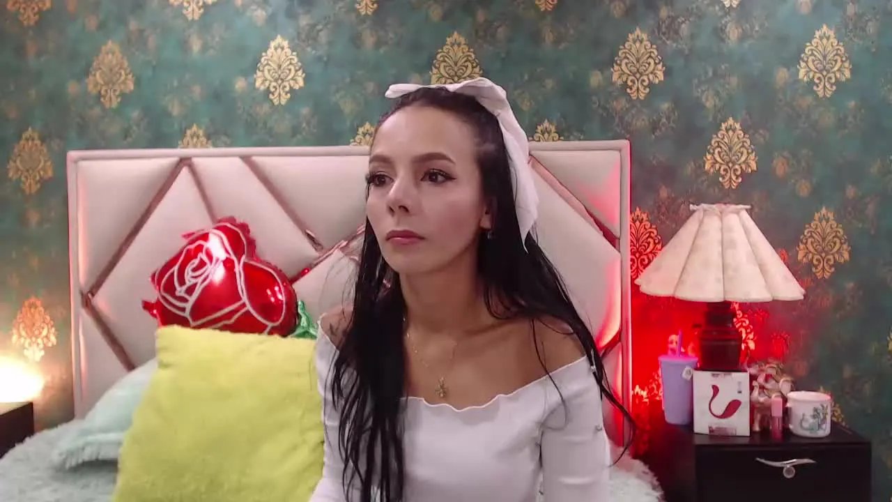 Offline EvelinLuna on Streamray