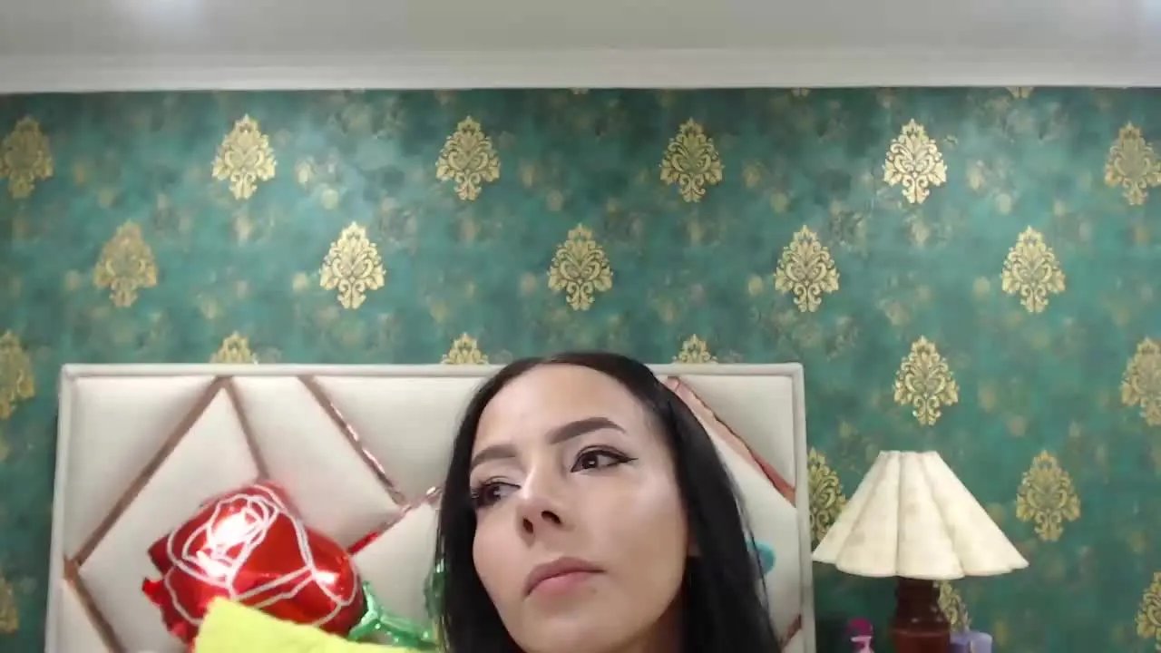 Offline EvelinLuna on Streamray